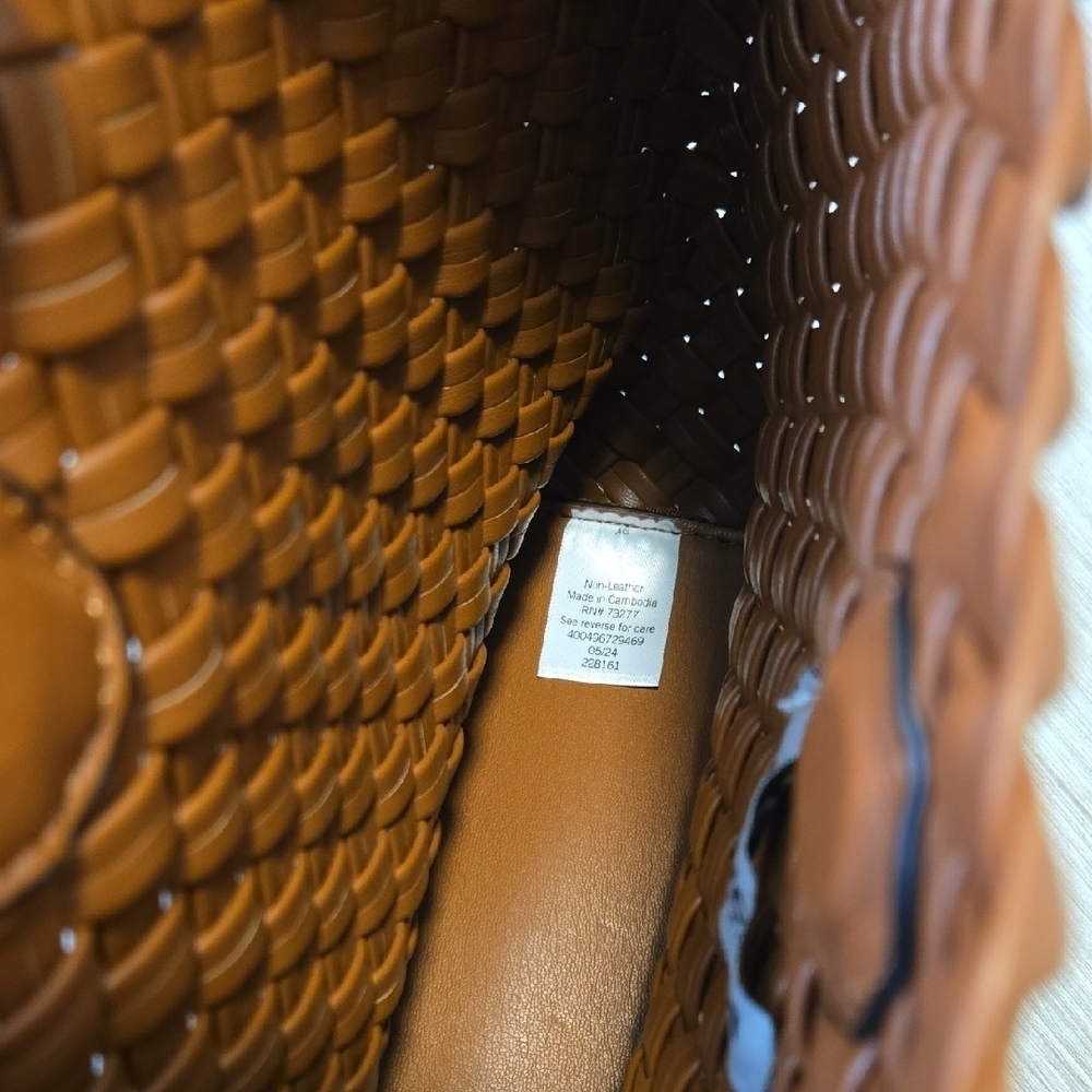 Elegant Brown Woven Tote Bag - Picture 7 of 9